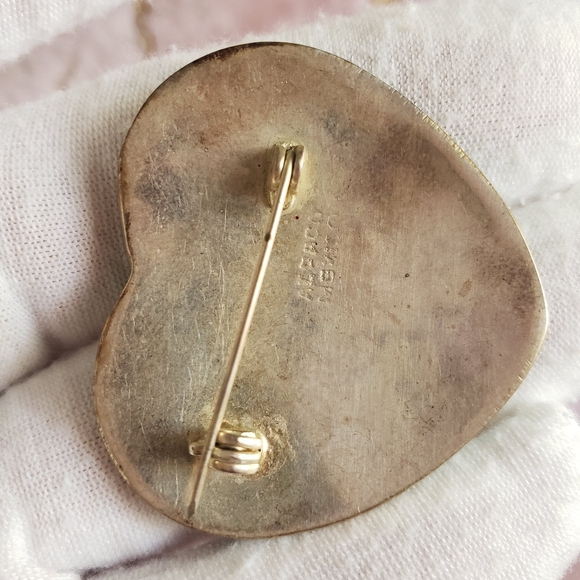 HEART SHAPED PIN | Mexico Alpaca Mother of Pearl Pin - Picture 11 of 13